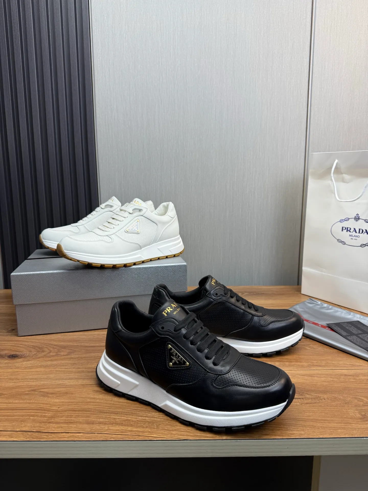 Men's shoes 💰580💰 [PRADA] Men's shoes are popular in the counter, official website is synchronized, 1 high-quality shipment ✔️Original cowhide punching + cowhide lining, 1🆚1 replica, original sole, 38-45 (45 customized, non-refundable)